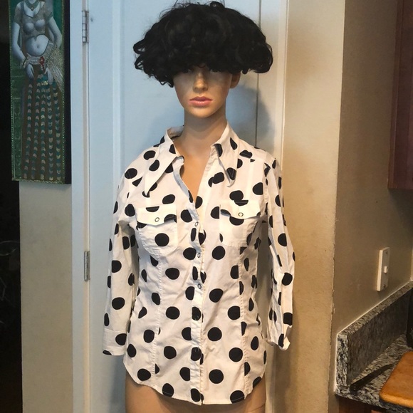 2 BOGO tops with faux leather belt - Picture 6 of 10